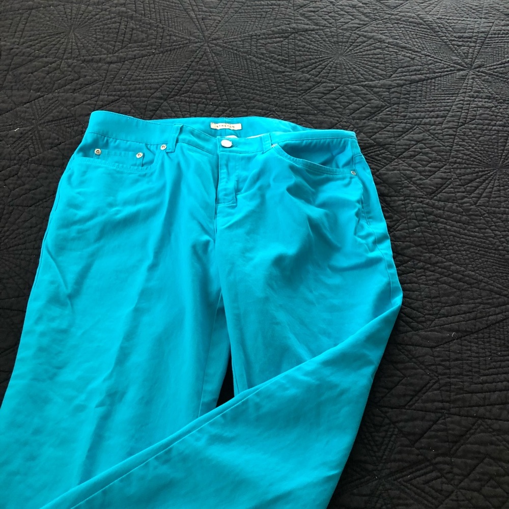 Teal or turquoise in color Capri pants